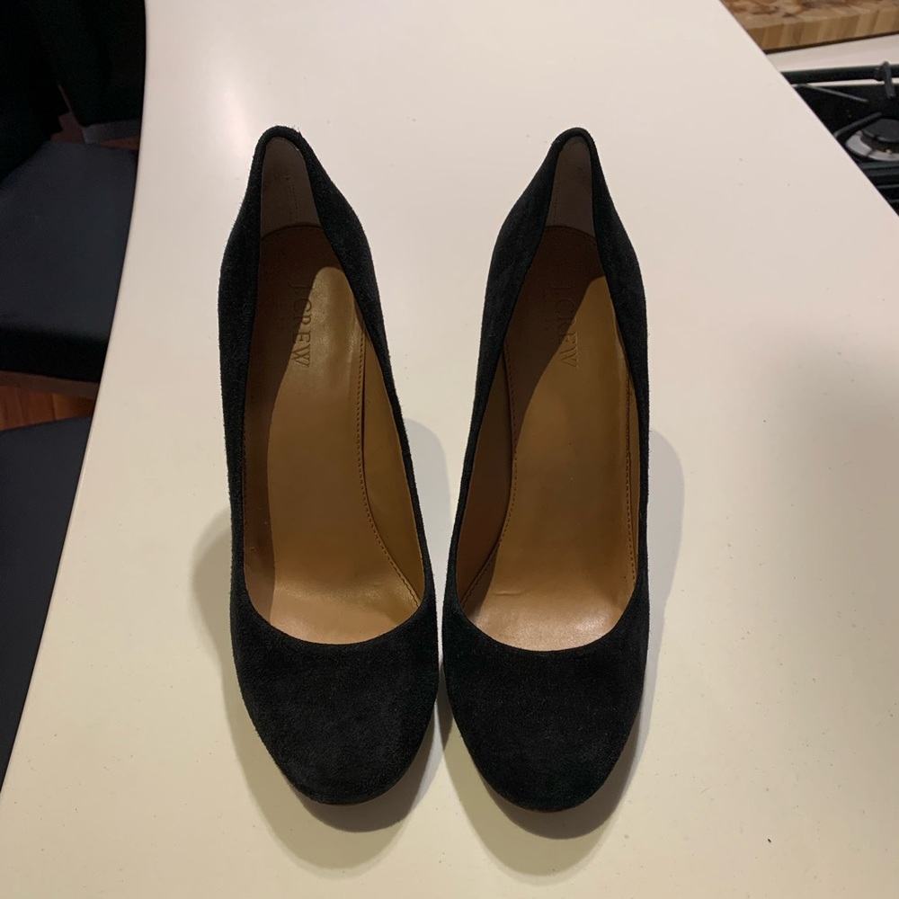 Women’s size 9 black suede j crew pump